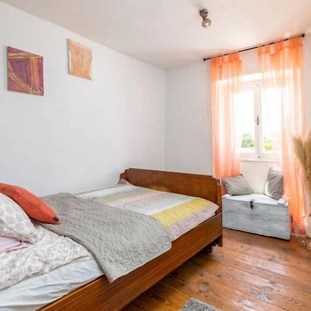 Casa Di Pietra Matelici Villa Divšići Bagian luar foto
