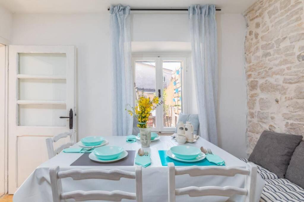 Casa Di Pietra Matelici Villa Divšići Bagian luar foto